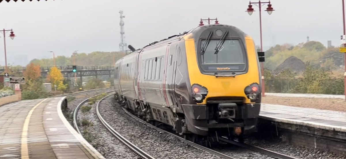 PlatformEdge1's tweet image. Some other trains at Tyseley!

Including a Class 165, Network Rail train and a voyager #Class165 #Class221