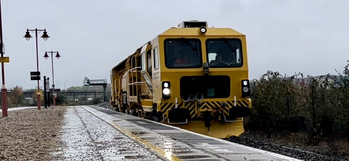 PlatformEdge1's tweet image. Some other trains at Tyseley!

Including a Class 165, Network Rail train and a voyager #Class165 #Class221
