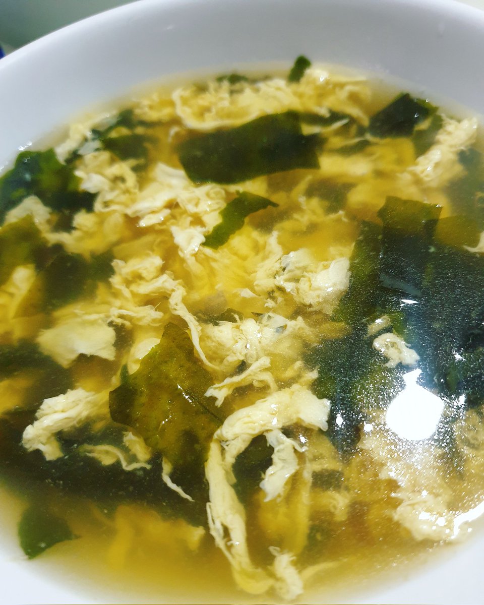 sarut_wattana's tweet photo. ซุปอาสาเรน(ซุปใสใส่ไข่) ใส่สาหร่ายวากาเมะ
#ทำเอง #กินเอง #อร่อยเอง #CookItYourself #CIY https://t.co/x9WiayZhov