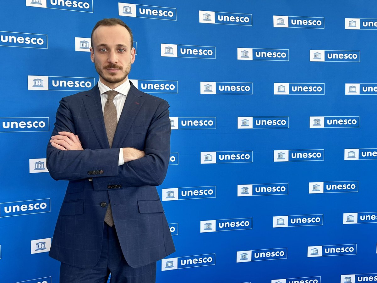 🧵(1/4) I recently finished up at
@UNESCO, where I had the privilege of working with great colleagues & delivering exiting projects on #Alethics. I thank @gabramosp and @d_feinholz for leadership & inspiration, & from whom I learned a lot growing professionally and personally.👇🏻