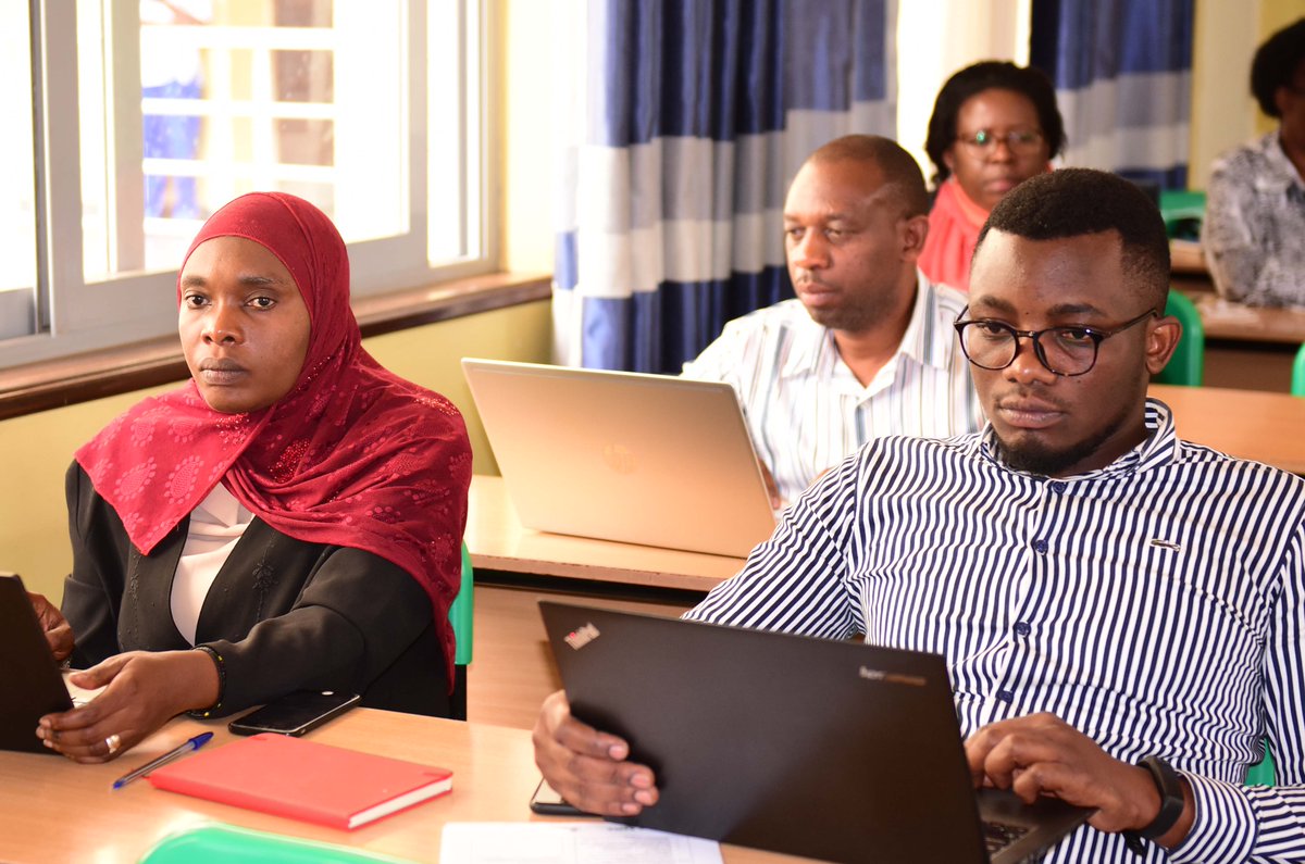 Uni_Rwanda's tweet photo. Lack of stakeholders &amp; beneficiaries engagement at initial stage is one of the root causes for innovation projects to fail- DVC SPA Dr @Rayndikumana today told students &amp; staff who are implementing over 30 innovative projects that are funded under @URswedenprogram collaboration https://t.co/zMBXFQaMjj