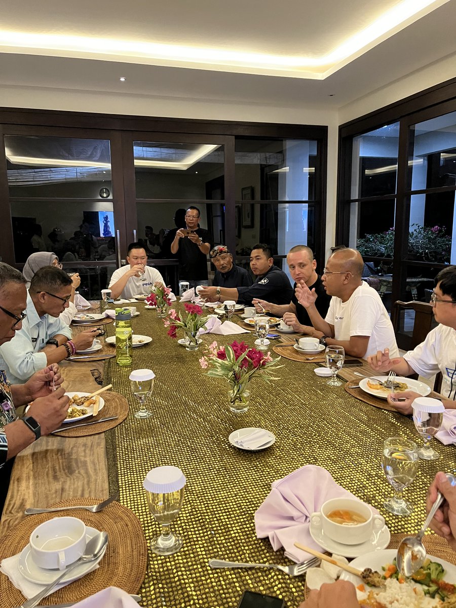 BaliTwin was honoured by the visit of the Minister of Tourism and Creative Economy of the Republic of Indonesia, Dr. Sandiaga Salahuddin Uno. 

#Bali #Indonesia #tourism #balitwin #nft #Metavers
