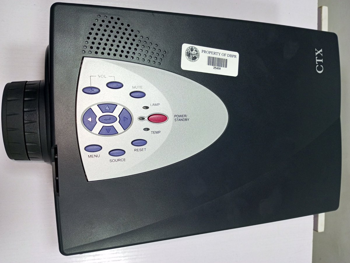 BestProjectplug's tweet image. This lamp based projector is capable of displaying 600 Lumens at its brightest setting with a native resolution of 800×600.Call/WhatsApp ☎️ 07041816875 or visit our office physically at 5 Akinremi street Anifowoshe Computer village Ikeja Lagos.