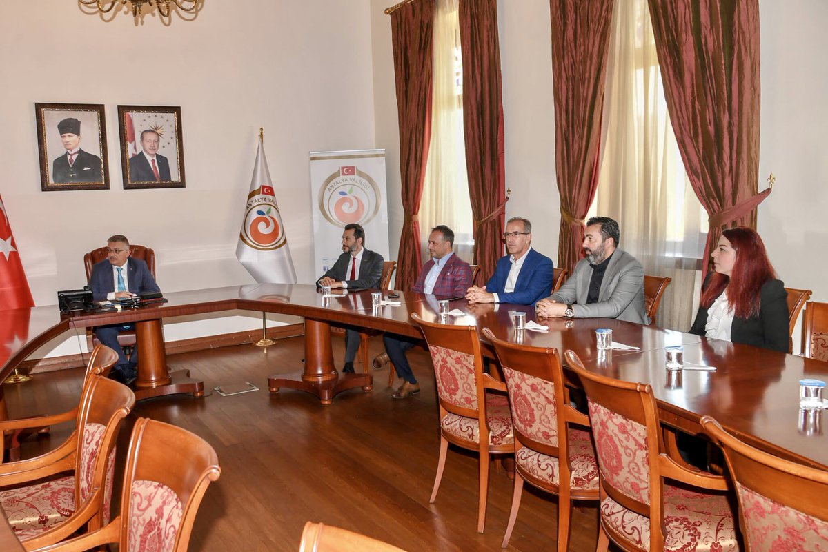 İl Müdürümüz <a href="/gokhankaraca_/">Gökhan Karaca</a>,  <a href="/AntalyaAskon/">ASKON ANTALYA #MilliKalkınmanınGüçlüAdı</a> Başkanı <a href="/cahiturfan/">Cahit URFAN 🇹🇷</a>, <a href="/faoturkiye/">FAO Türkiye</a> Temsilci Yardımcısı <a href="/ASelisik/">Ayşegül Selışık, PhD</a> ve heyeti Valimiz <a href="/ersinyazici1/">Ersin YAZICI</a>'yı Makamında ziyaret ederek #Antalya'da yürütülecek projeler hakkında istişarede bulundular.

#GelecekTarımda
#TarımAntalyada

<a href="/VahitKirisci/">Prof.Dr.Vahit Kirişci</a>