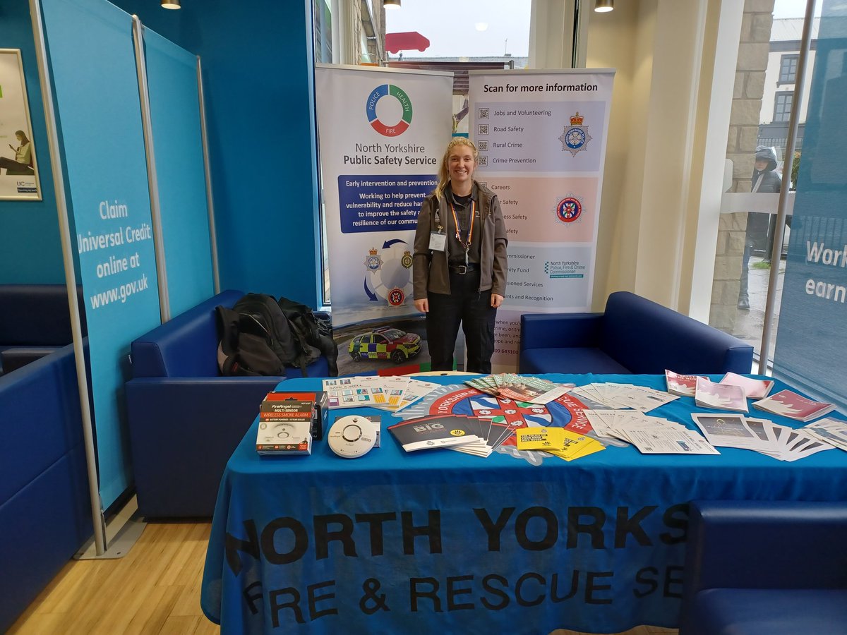 Craven Community Safety team are at the Skipton Job Centre today participating in a meet and greet of local support agencies. Drop by for a chat and learn a little about the services available in your area.

#cravencareandsupport #safeandwell <a href="/NorthYorksFire/">North Yorkshire Fire & Rescue Service</a> <a href="/AlicePso/">PSO_Alice</a>