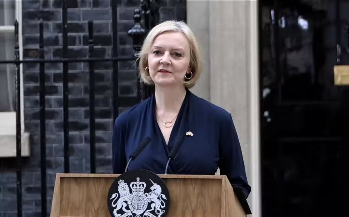 AdamClery's tweet image. 4 tory prime ministers resigning in disgrace in SIX YEARS?!? Get these absolute freaks out man!!