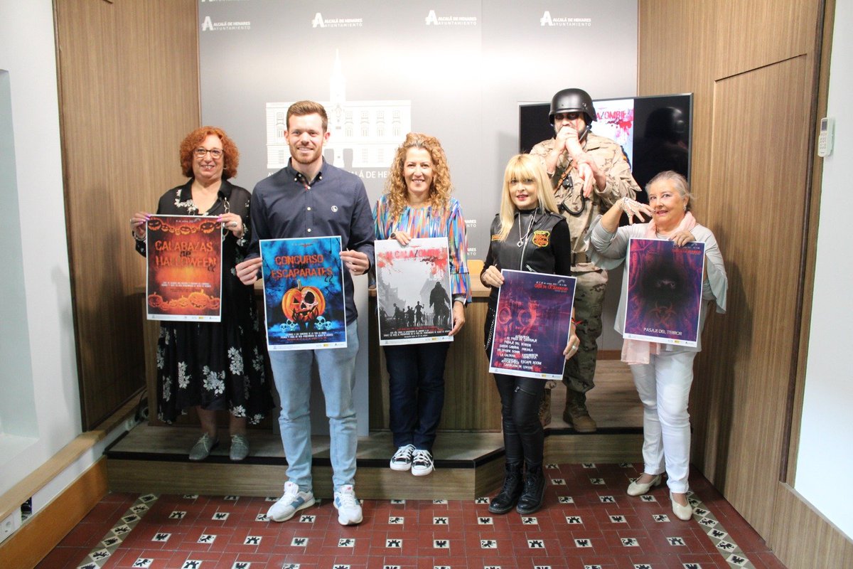 AytoAlcalaH's tweet image. 🎃 Todo listo para celebrar #HalloweenAlcalá2022 con un gran pasacalles terrorífico por la calle Mayor la noche del 31 de octubre, #AlcaláZombie2022

Los concejales @J_albergr y @PSanchezAlcala han presentado hoy la programación

ℹ️ ayto-alcaladehenares.es/todo-listo-par…