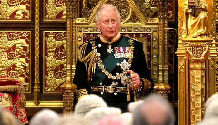 🚨BREAKING🚨 King Charles III has declared an absolute monarchy, issuing three edicts: 1. Parliament shall be immediately dissolved. 2. All French nationals must leave in 30 days. 3. Dentistry shall be henceforth banned in all British territories.