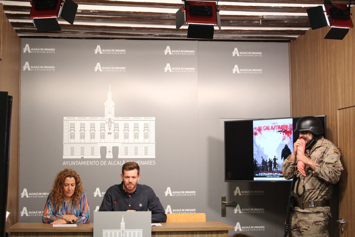 AytoAlcalaH's tweet image. 🎃 Todo listo para celebrar #HalloweenAlcalá2022 con un gran pasacalles terrorífico por la calle Mayor la noche del 31 de octubre, #AlcaláZombie2022

Los concejales @J_albergr y @PSanchezAlcala han presentado hoy la programación

ℹ️ ayto-alcaladehenares.es/todo-listo-par…