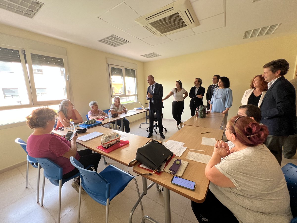 Importante labor la que realizan las entidades de #Sevilla como <a href="/FundomarSevilla/">Fundación Doña María</a> en el fomento de la inserción laboral. Hemos colaborado con éxito hasta ahora en programas como Sevilla Integra o Redes+, impulsando juntos proyectos para personas en riesgo de exclusión. ¡Gracias!