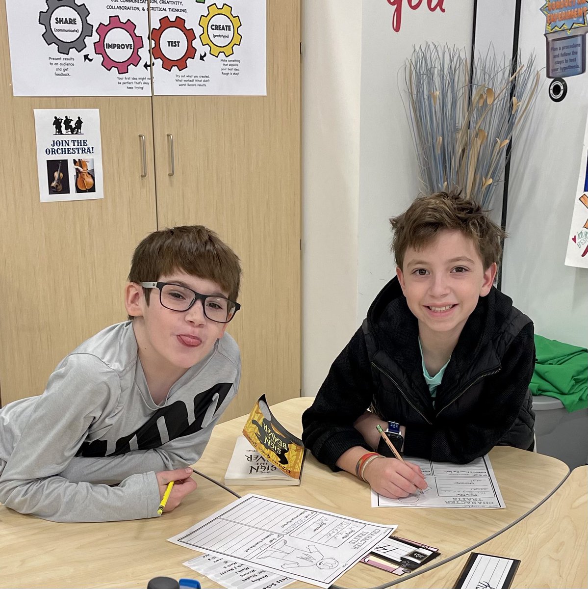 mrsjodihetman's tweet photo. Starting our day collaborating on character traits for #SignOfTheBeaver’s main character. #LanguageArts #FourthGrade @Scherr_Lauren @BathElementary https://t.co/ymk5FXnKzu