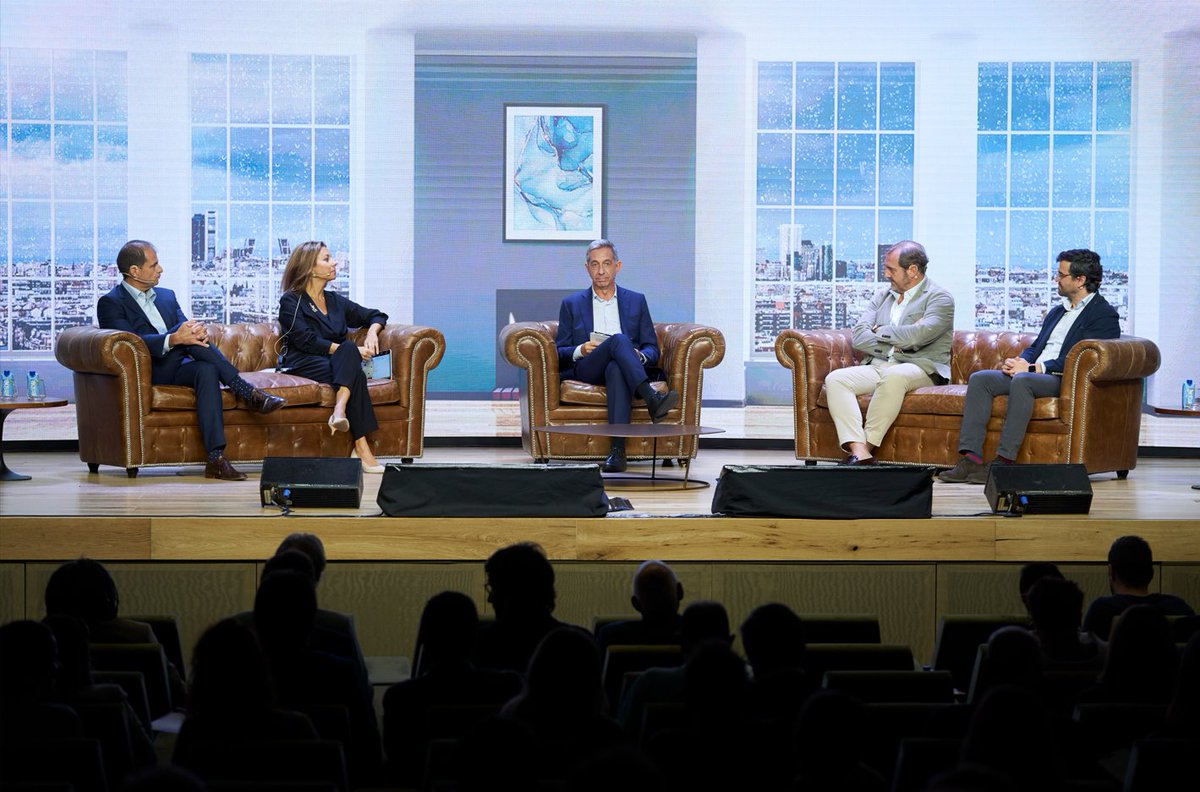 Neuroelectrics's tweet photo. #Throwback to last month's Adigital conference where our CEO, @ana_maiques had a fascinating discussion on the future of Spain's economy and the ways Neuroelectrics is contributing to its advancements, sharing our products with some fellow brilliant minds.
#Adigital #neuroscience https://t.co/IfMWaks9yr