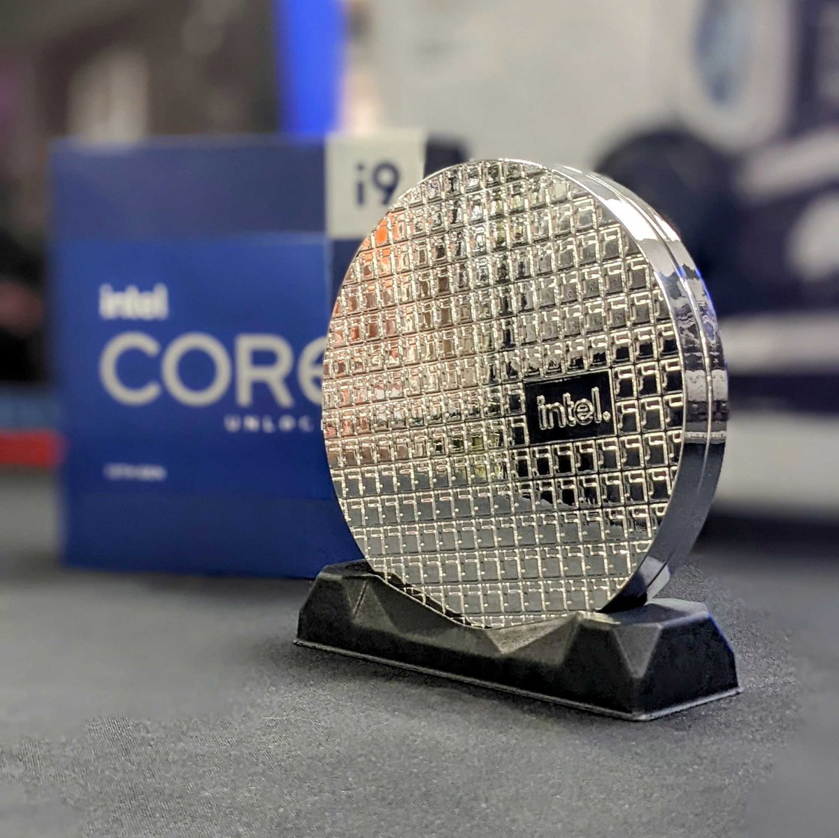 Micro Center tweet media