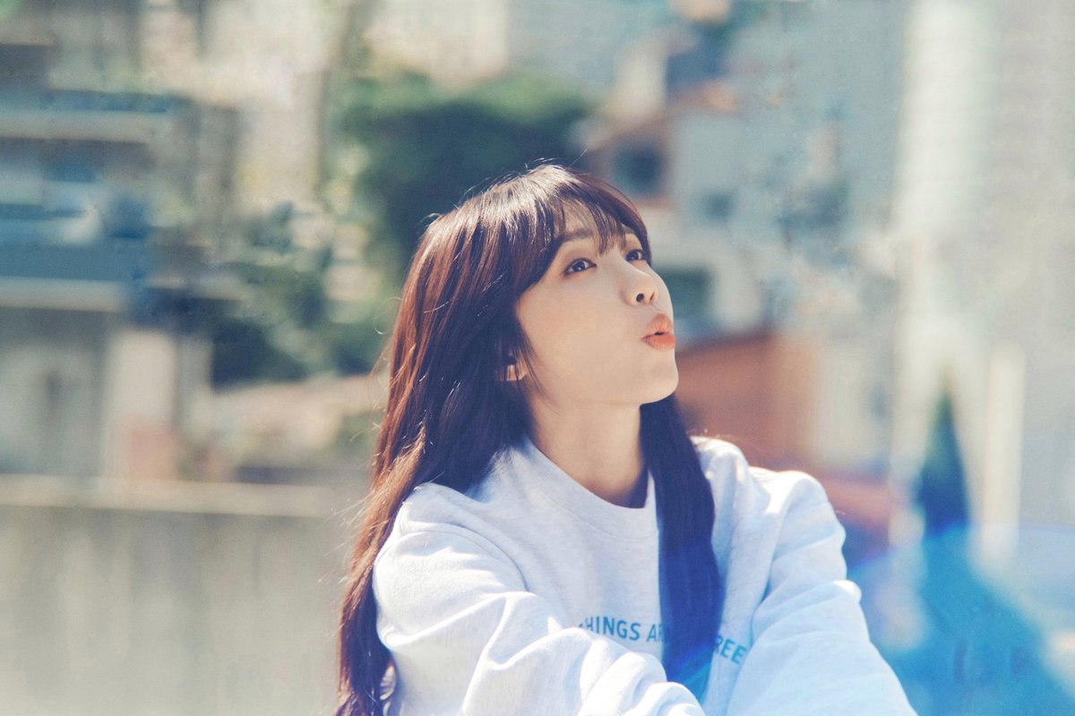 ari__0419's tweet photo. Jeong Eun Ji Remake Album
[log] Concept Photo #Daily_log📼

배경화면🖤

#Apink #은지 #EunJi
#log #나에게로_떠나는_여행 https://t.co/4ZmboMG2FY