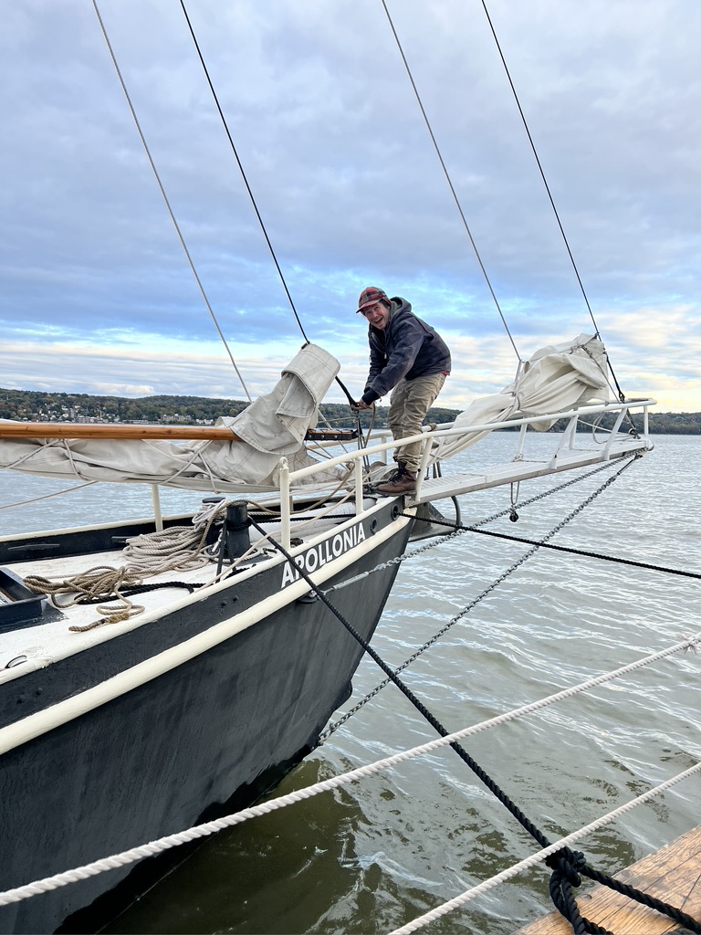 moraymo's tweet photo. Picked up our #boatbox last night, a #CSA-like delivery from upriver via the Schooner #Apollonia, a sail freight service on the #HudsonRiver. Two boats in this pic, #Clearwater in front, #Apollonia double-parked at end of #Piermont Pier #sustainablefreight #rivertowns #shoplocal https://t.co/LlCL8xkuEc
