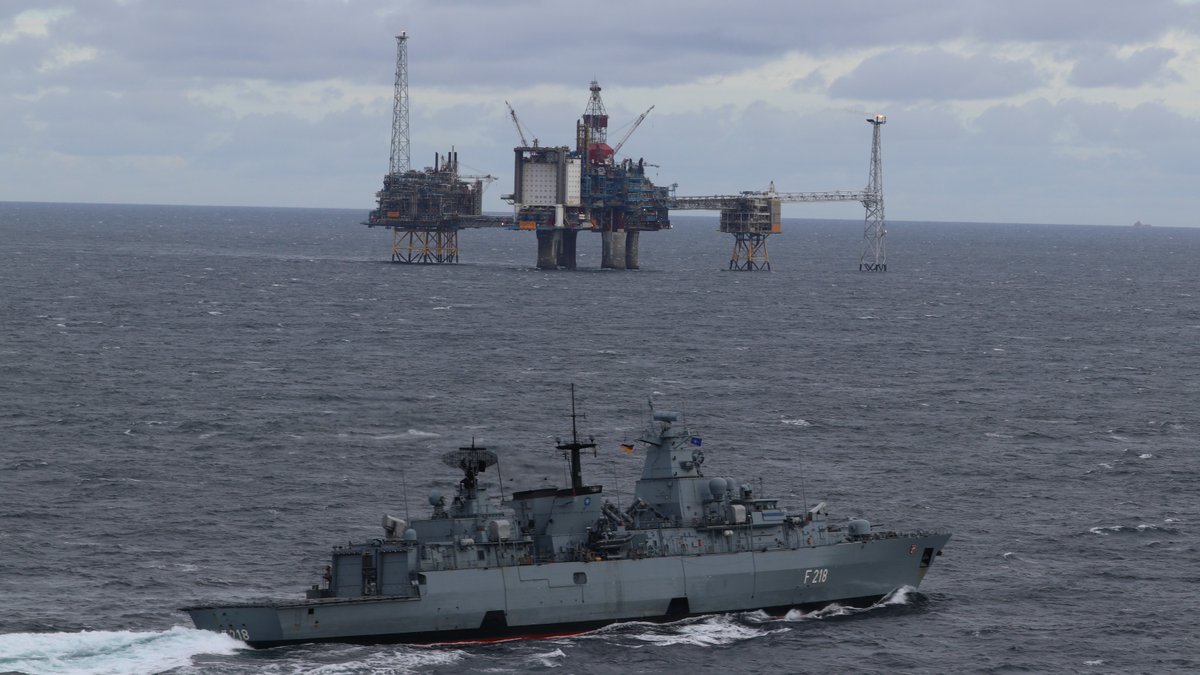 Die #DeutscheMarine beteiligt sich am Lagebildaufbau zum Schutz der maritimen kritischen Infrastruktur bei unserem norwegischen Bündnispartner. 🇳🇴 🤝 🇩🇪 @Sjoforsvaret #StrongerTogether @deu_flotilla2
