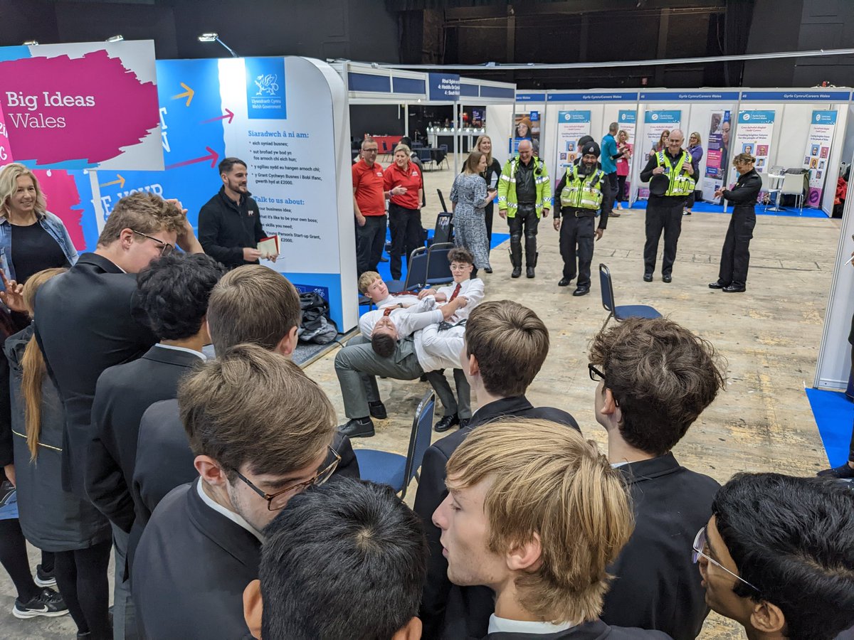 Amazing work from the team at #Ysgol <a href="/Rhydywaun/">Ysgol Rhydywaun</a> today on the #chairchallenge they came away with our top time and a new record of 12mins 33scs with <a href="/BigIdeasWales/">Big Ideas Wales</a> &amp; <a href="/SkillsCymru/">SgiliauCymru | SkillsCymru</a> Dai iawn - Bendigedig