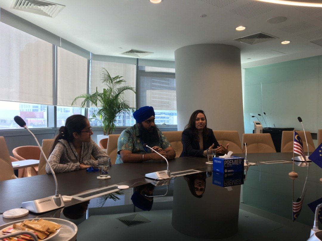 EUinMalaysia's tweet photo. On 24 August, @EUinMalaysia met with representatives of @officialgbsm to discuss about their roles in empowering youths from the Sikh community and instilling a sense of belonging to Malaysia.

The group were represented by Gurpreet Singh, Simerpreet Kaur &amp; Harinder Kaur. https://t.co/NUhU4KA2IG