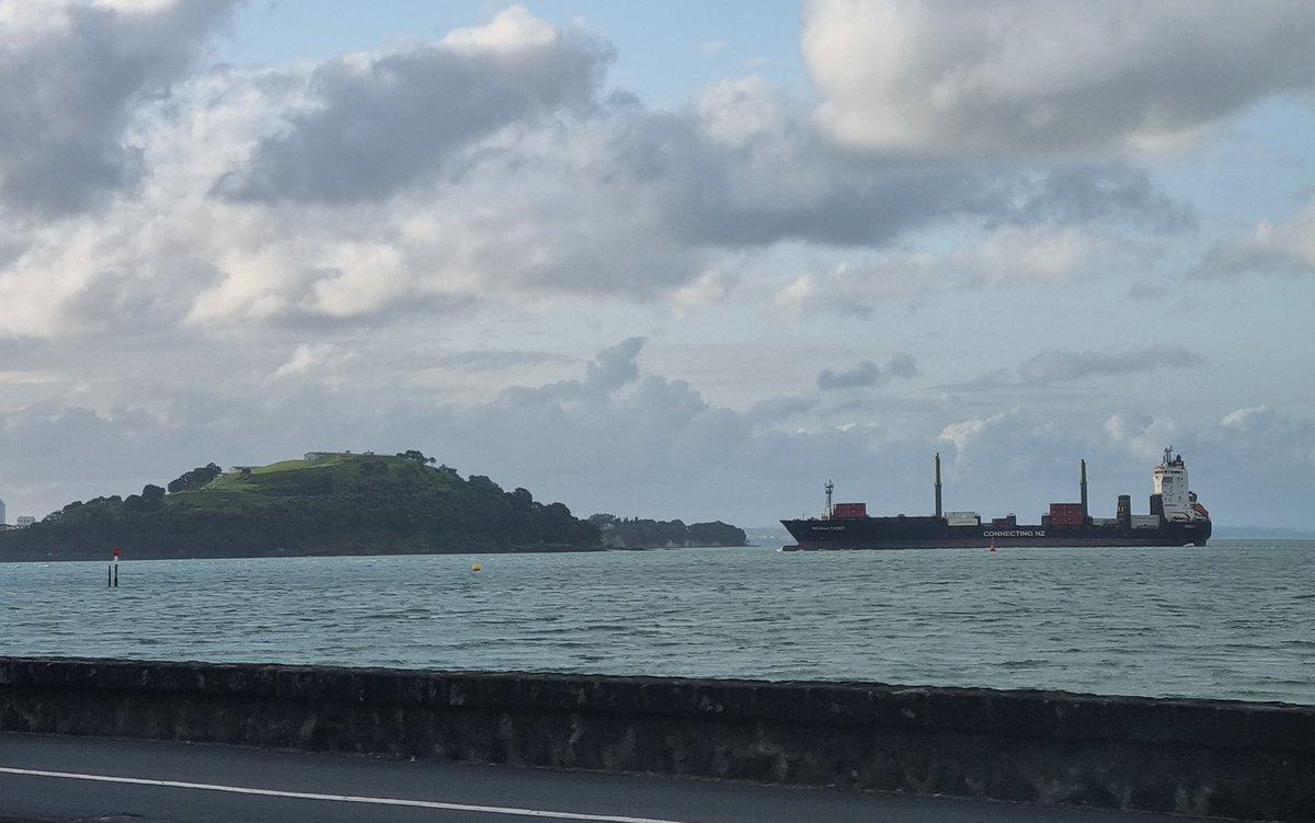 katzemccarthy's tweet photo. #reefership #cloudyskies #katmccarthy #katzemccarthy https://t.co/ckcKn2Scfr