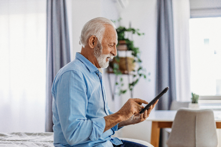 perseivivarium's tweet photo. #DigitalHealth is helping to improve patient access to healthcare through the development of new models of care and research:
📱 #DecentralizedClinicalTrials and #RealWorldStudies
👩⚕️ #RemotePatientMonitoring initiatives
🏠 #PatientSupportPrograms
👉 https://t.co/QjUXjMKa32 https://t.co/8U0Oxcvpd7