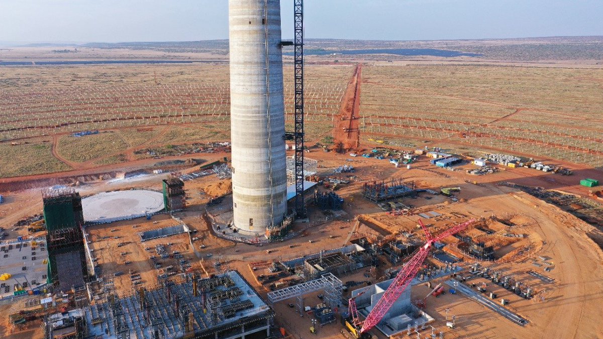SAgovnews's tweet photo. Arial view of the Redstone Solar Plant #REIPPP https://t.co/mkPIYSwC6e