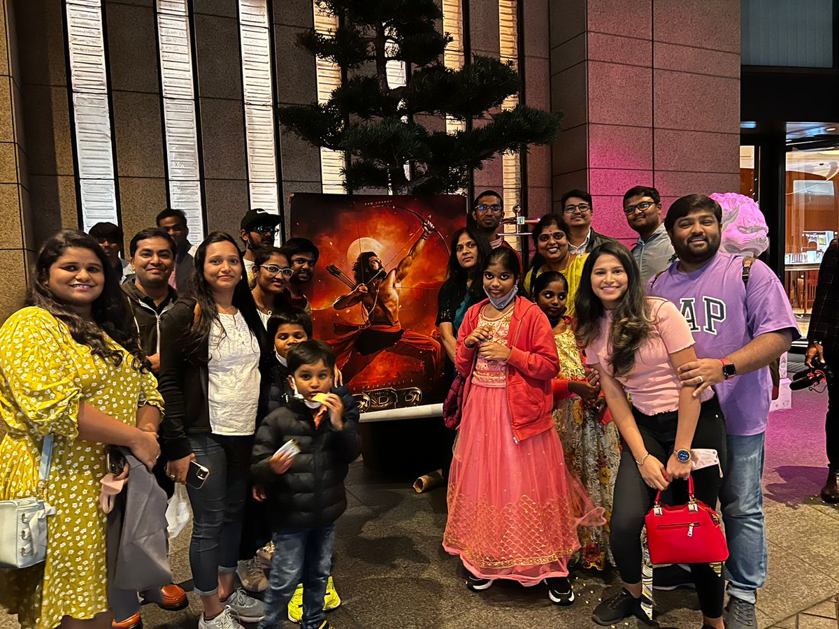 .@AlwaysRamCharan enjoys a massive love all across the globe. Look how his fans in Japan celebrated his arrival in the country. #RamCharan #rrr #siddharthkannan #sidk