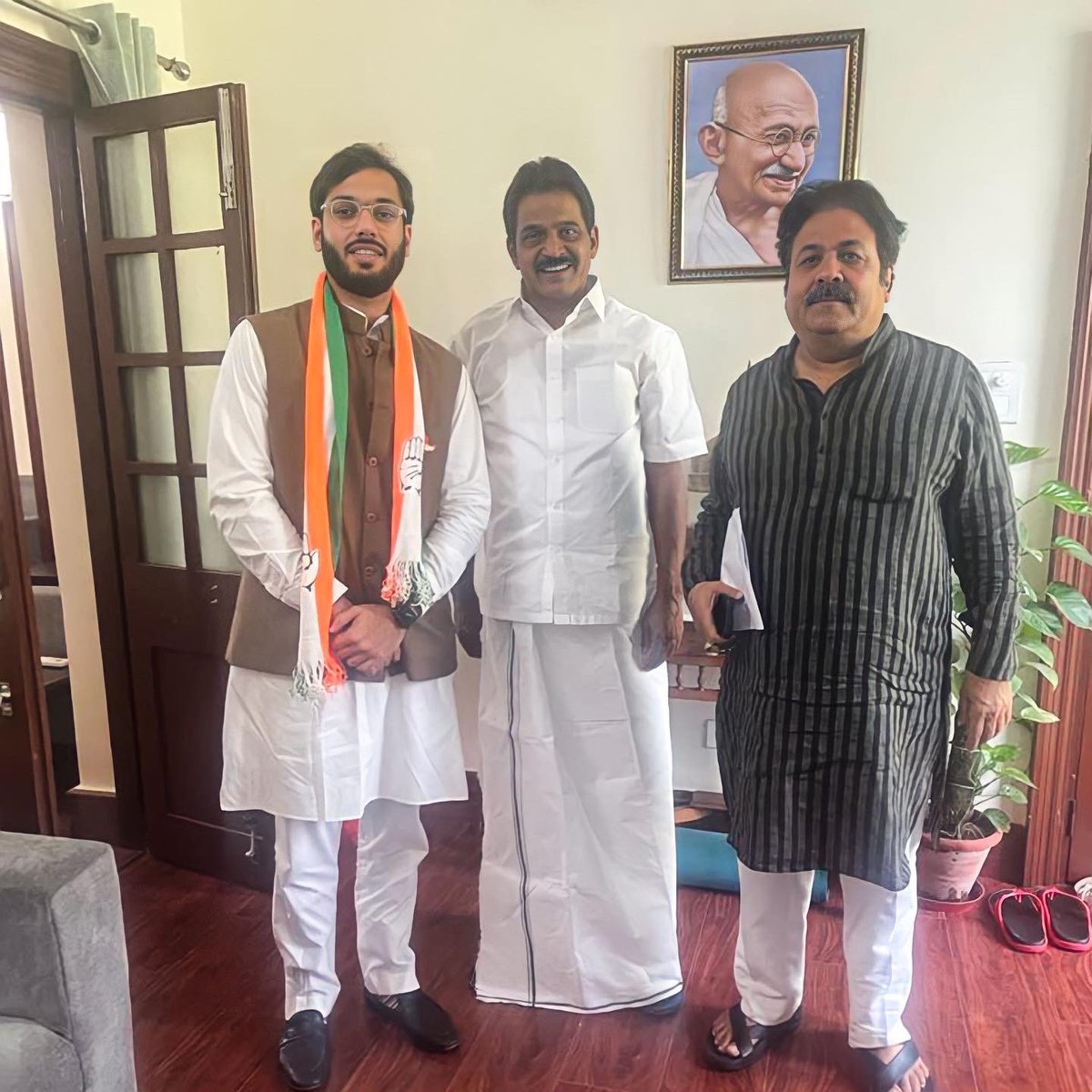 iam_chaitanyas's tweet image. गगरेट के विकास के लिए कांग्रेस पार्टी की सदस्यता ग्रहण की। 

आज हिमाचल प्रदेश कांग्रेस प्रभारी व राज्यसभा सांसद श्री @ShuklaRajiv जी, @INCHimachal की अध्यक्षा श्रीमती प्रतिभा वीरभद्र सिंह जी @virbhadrasingh और वरिष्ठ नेता व चंडीगढ़ के पूर्व सांसद श्री @pawanbansal_chd जी की