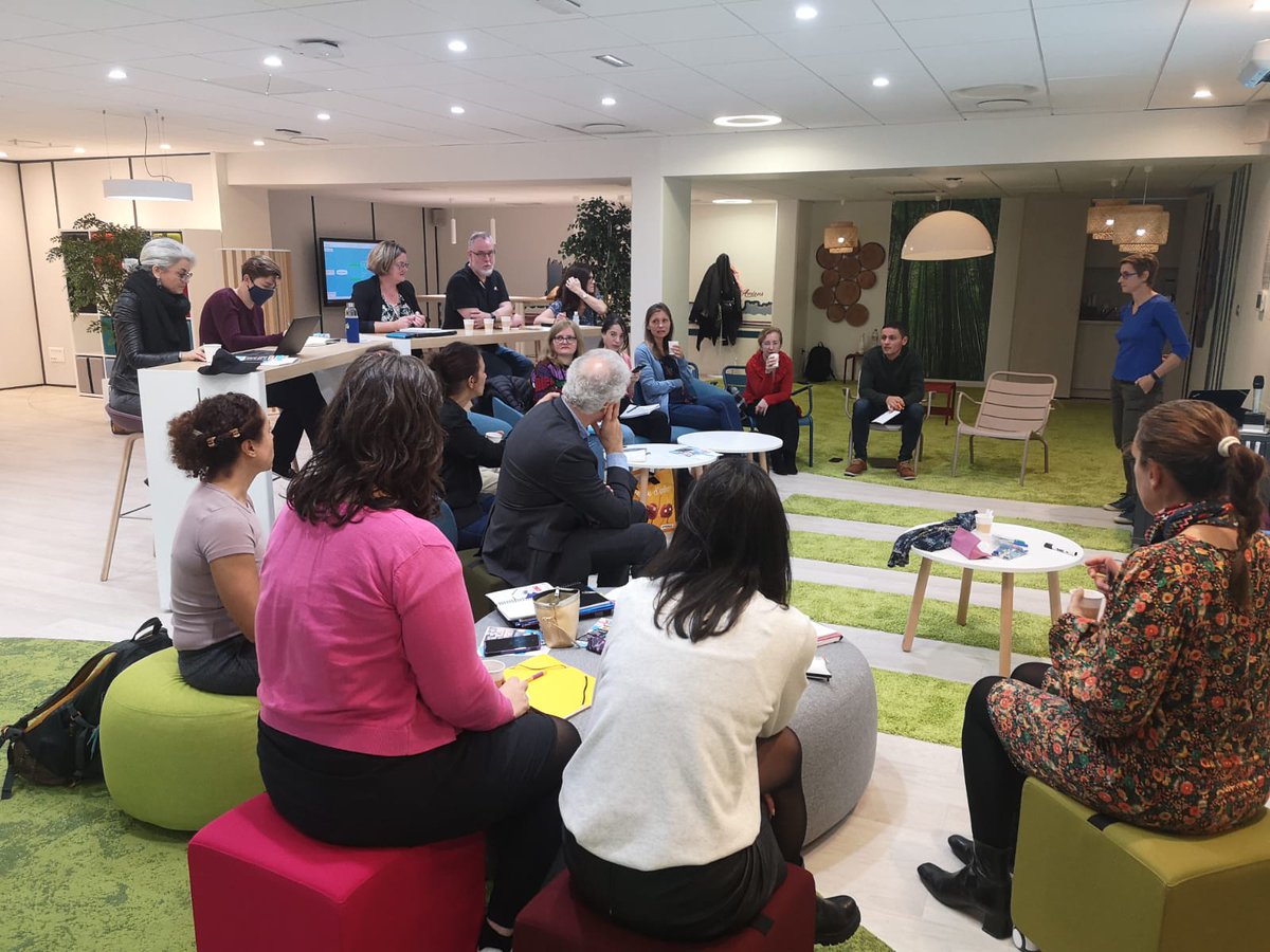 Séance de travail en commun Aduga-Pôle Métropolitain. Catalyseurs d'audaces et d'alliances territoriales du Grand Amiénois.
<a href="/pole_grand/">Pôle Métropolitain du Grand Amiénois</a>