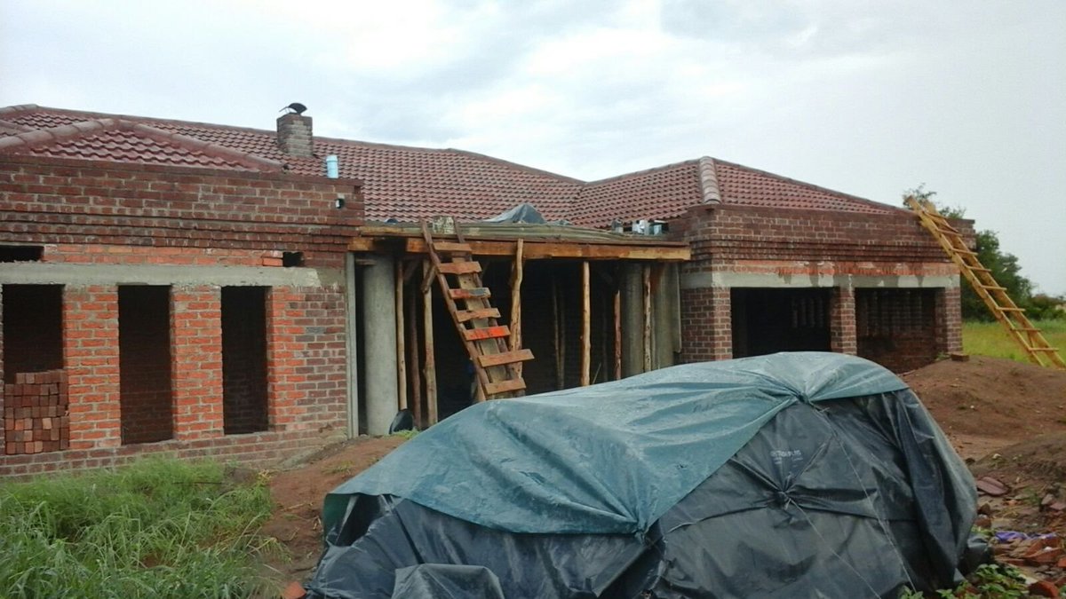 RealTalkFadzie's tweet photo. At Frontline contracting we specialise in all building &amp; renovation works. With a strong background in plumbing, painting, carpentry and electrical you can be sure that all work will be done correctly and within budget on time. 
#Youdreamwebuild👷🏘️

Contact details: 0776455462 https://t.co/L5G2IH2ADs