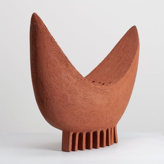 LAURADAZA's tweet photo. The Primal Colour l Red ochre is still used by the Himba people in Africa and today, the material has many applications in ceramics and architecture. Images:
Himba vernacular hut with red ochre photo Eric Lafforgue /ClayCanoe studio/Laurie Spencer /Himba woman photo Pinterest https://t.co/MAqJHVowP1