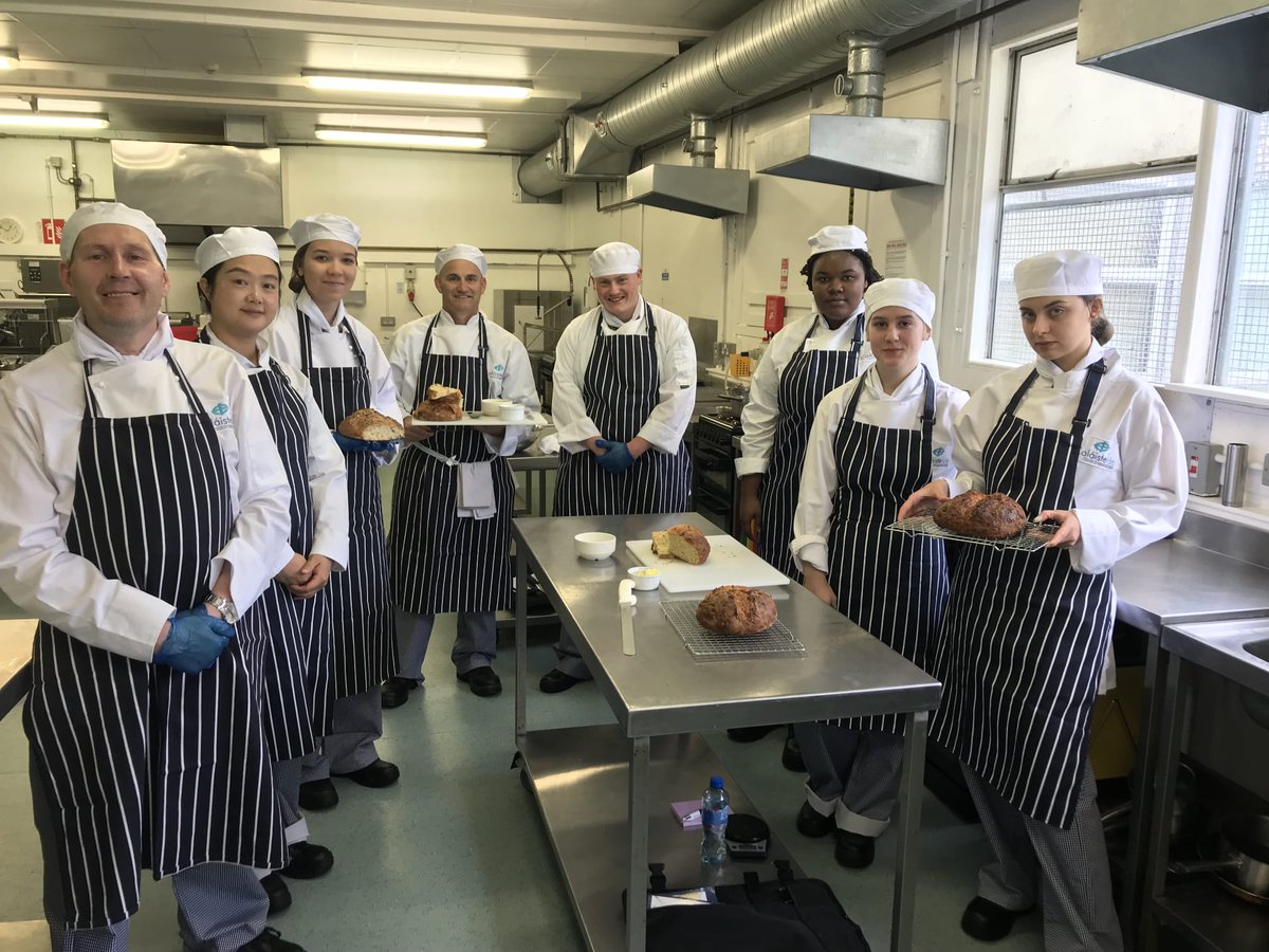 FETCollegeIde's tweet photo. Our team of chefs whipping up delicious &amp; tasty pastry and bread this morning.

#heavenlysmells #pastrybaking #professionalcookery #cheflife #qqi #thisisfet #colaisteide https://t.co/KKDGCqf5f8