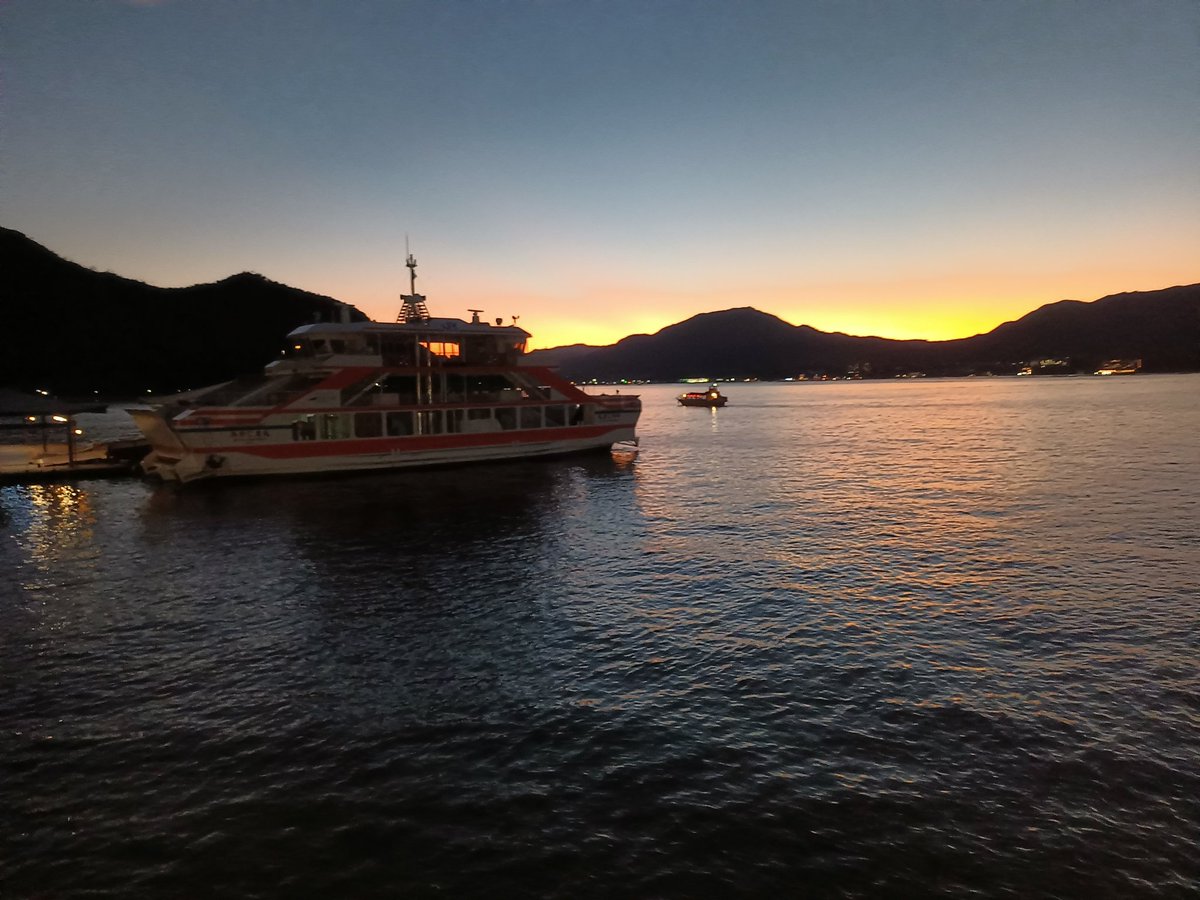 CoffeeSouko's tweet photo. この時期の夕陽　一年で一番美しい https://t.co/V6B9pQqOt1