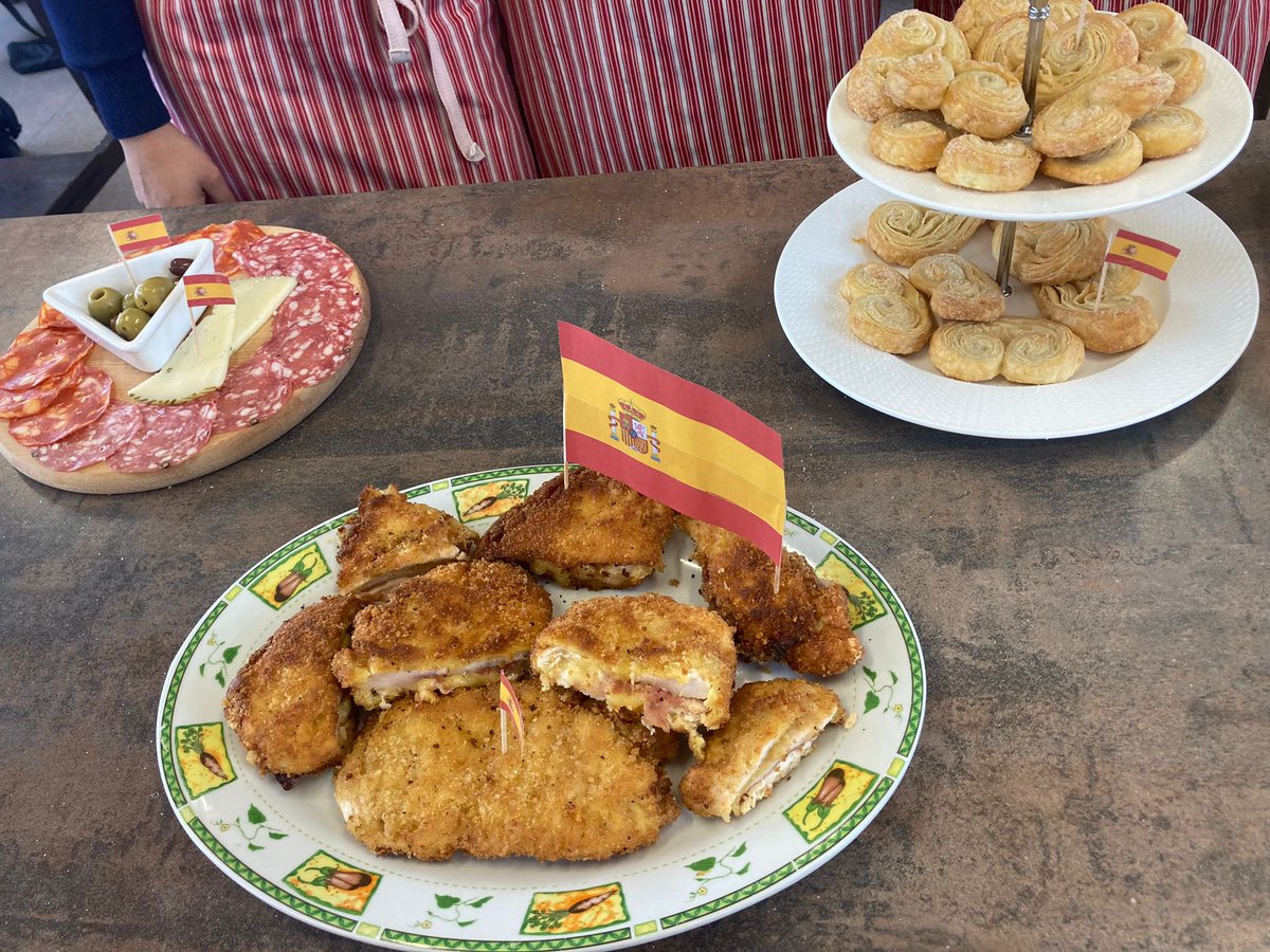 EnnistymonVS's tweet image. Yesterday the Transition Years were very busy in the kitchen cooking up lots of different European dishes for
their European Cookery Event. Well done to all the students and their teacher Ms Kelly #ty #cookery #europeancooking