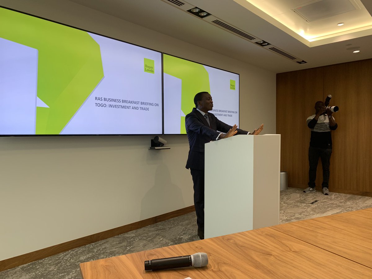 Un jour historique pour le Togo - le drapeau sera hissé au Commonwealth plus tard. Un timing parfait pour cette vitrine d'investissement - une salle pleine montre le niveau d'intérêt ! 

<a href="/aoteh/">Arunma Oteh OON</a> @NickWestcottRAS <a href="/Skipper6Andrew/">Andrew Skipper</a>