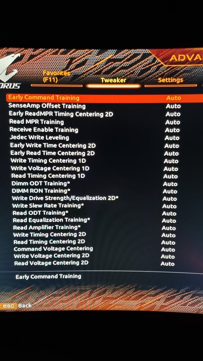jacques_vries's tweet photo. @Buildzoid1 have you seen the new memory training settings on the F20b bios for the Z690 Aorus Pro DDR4 ?
#gigabyte #aorus https://t.co/R6S3hraTf5