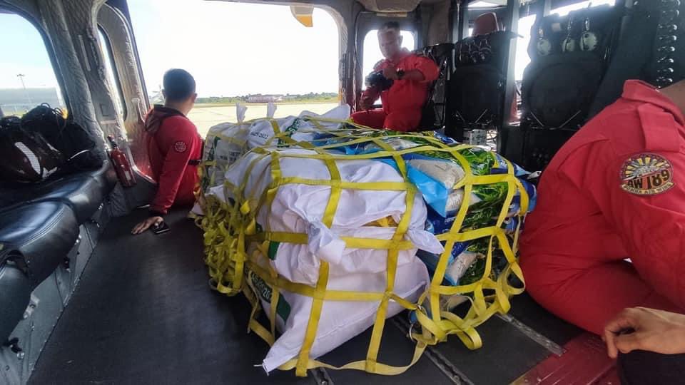 20/10/2022  
AW189  
PUWS 
penerbangan bantuan menghantar bekalan makanan ke Long Buken berikutan banjir di kawasan Ulu Tinjar. Sebanyak 400KG bekalan makanan dari JKM Bgh Miri telah berjaya disalurkan ke Long Buken.
<a href="/KP_bombaJBPM/">YAS Dato' Sri Abdul Wahab bin Hj Mat Yasin</a> <a href="/NaziliMahmood/">Nazili Hj. Mahmood</a> <a href="/MUHAMADAZMIBIN4/">MUHAMAD AZMI BIN ISMAIL</a> <a href="/rizalbomba/">Mohd Rizal</a>