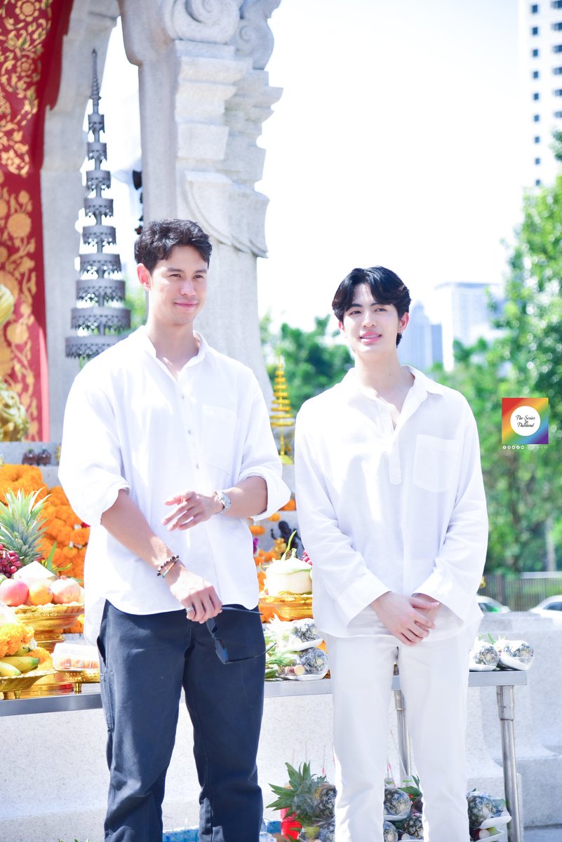 theseriesy_th's tweet photo. “ดี ฮัพ เฮ้าส์” จับมือ "อัพ-ภูมิพัฒน์” และ “จัสท์อัพ” สานต่อความแรง บวงสรวง เปิดตัวซีรีส์เรื่องแรก “ค่อยๆรัก STEP BY STEP”

📲 https://t.co/Mf1uiWT6Uz

 #uppoompat #BenBunyapol #bbenlk #ManTrisanu #DeeHubHouse #JustUp
#ค่อยๆรัก #StepByStep #บวงสรวงค่อยๆรัก https://t.co/CBKPGNL6uD