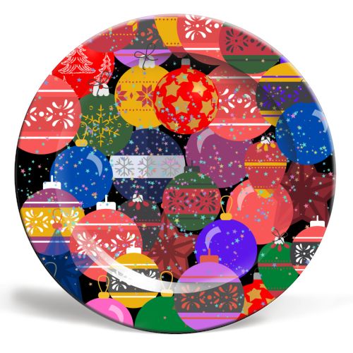 RMannanDesigns's tweet photo. Stunning range of gift ideas for this Christmas, featuring #pillows and #plates with a colourful design of Christmas Baubles on them. 

See the full range at:
https://t.co/SuoB5OCpd4 

#Christmas2022 #Christmasgiftsideas #giftidea #presents #christmaspresents #baubles @Art_Wow_ https://t.co/SsNRuml5rY