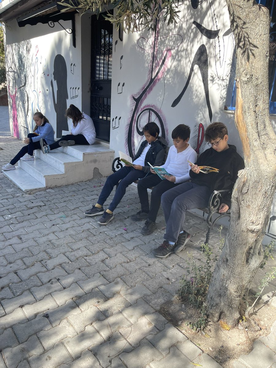 “ havayı güzel bulunca öğrencilerimle okumadayız… okuyoruz huzurluyuz.