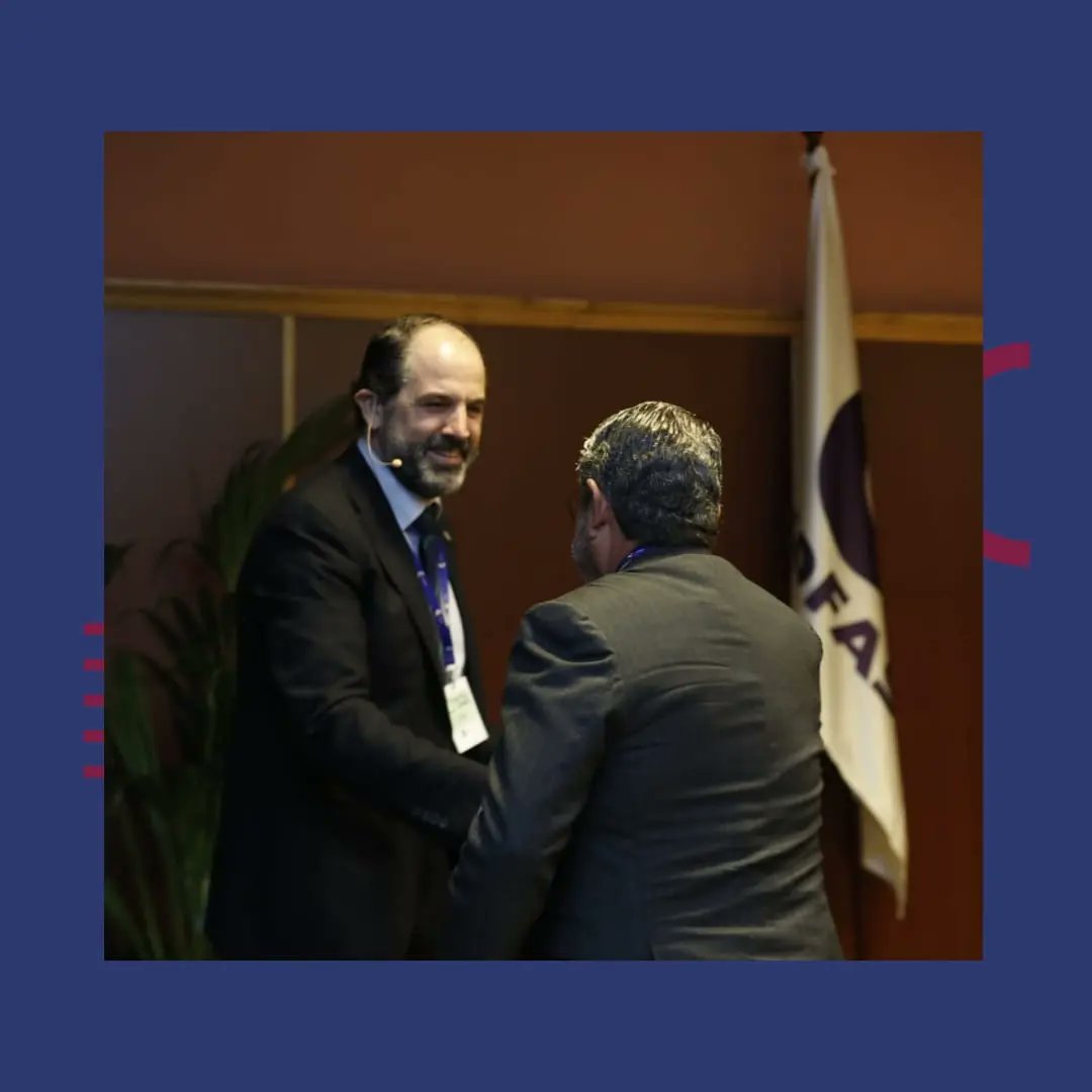iCOFAS's tweet photo. Nuestro presidente @FernandoFombona realiza el acto de apertura y da la bienvenida al primer ponente del día #FélixPuebla, Director General de #Aproafa
#VIIForoCOFAS
#ForoCOFAS
#LosGrandesRetosNecesitanDeLaMejorCienciayTecnología
#ExpofarmaPresencial https://t.co/4yq9AwHJ90