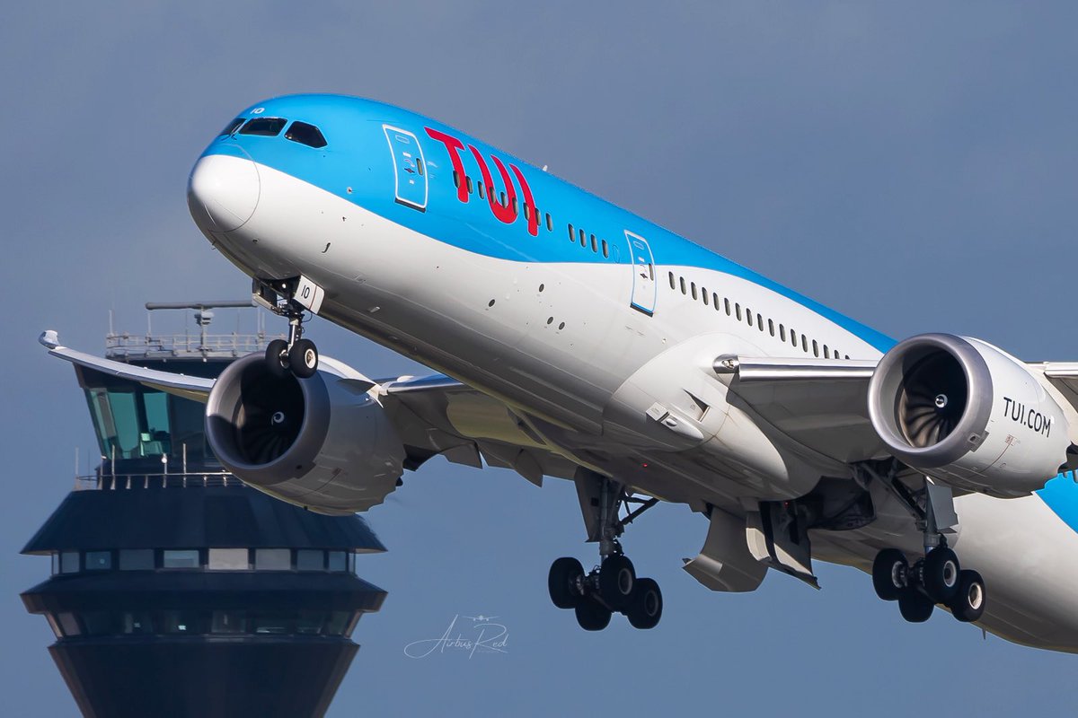 Today is ‘International Day of the Air Traffic Controller’. That friendly, reassuring voice in our ears who we rely on daily, but rarely meet in person. We have fabulous air traffic controllers and today is for every one of you. 🙌 <a href="/NATS/">NATS</a> <a href="/NATSManchester/">NATS Manchester</a> #ATCday #avgeek <a href="/TUIUK/">tuiuk</a> 🛩