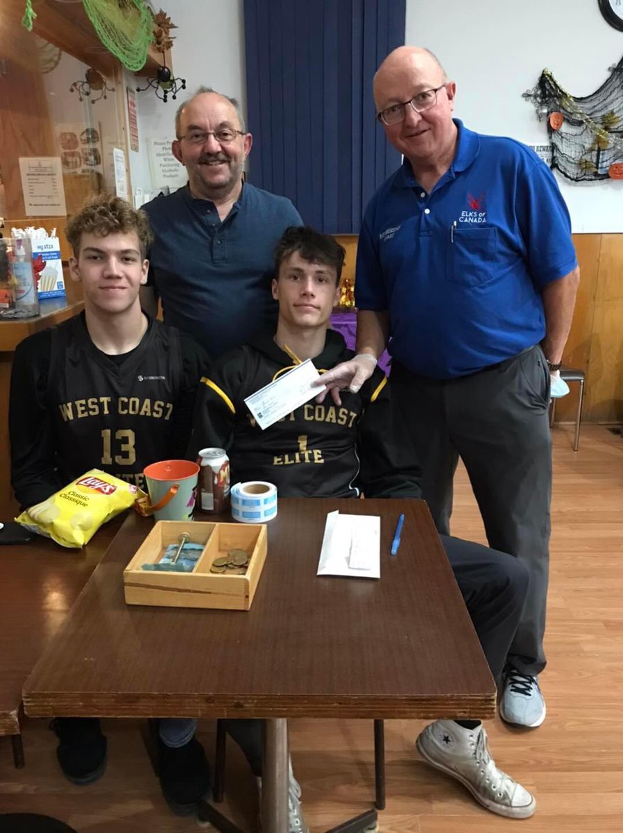 Great to have some members of the West Coast Elite basketball team help us out at bingo last night.  So important to promote volunteerism and community service to our young people.   #elksproud