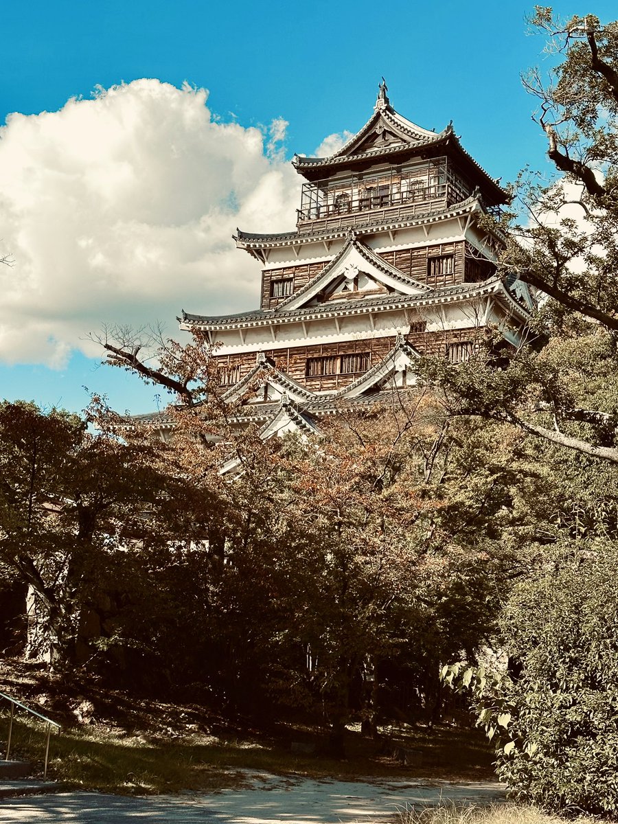 jyeotoole's tweet photo. Hiroshima Castle #Japan #Hiroshima #日本 #広島市 https://t.co/wlLlMJVVwY