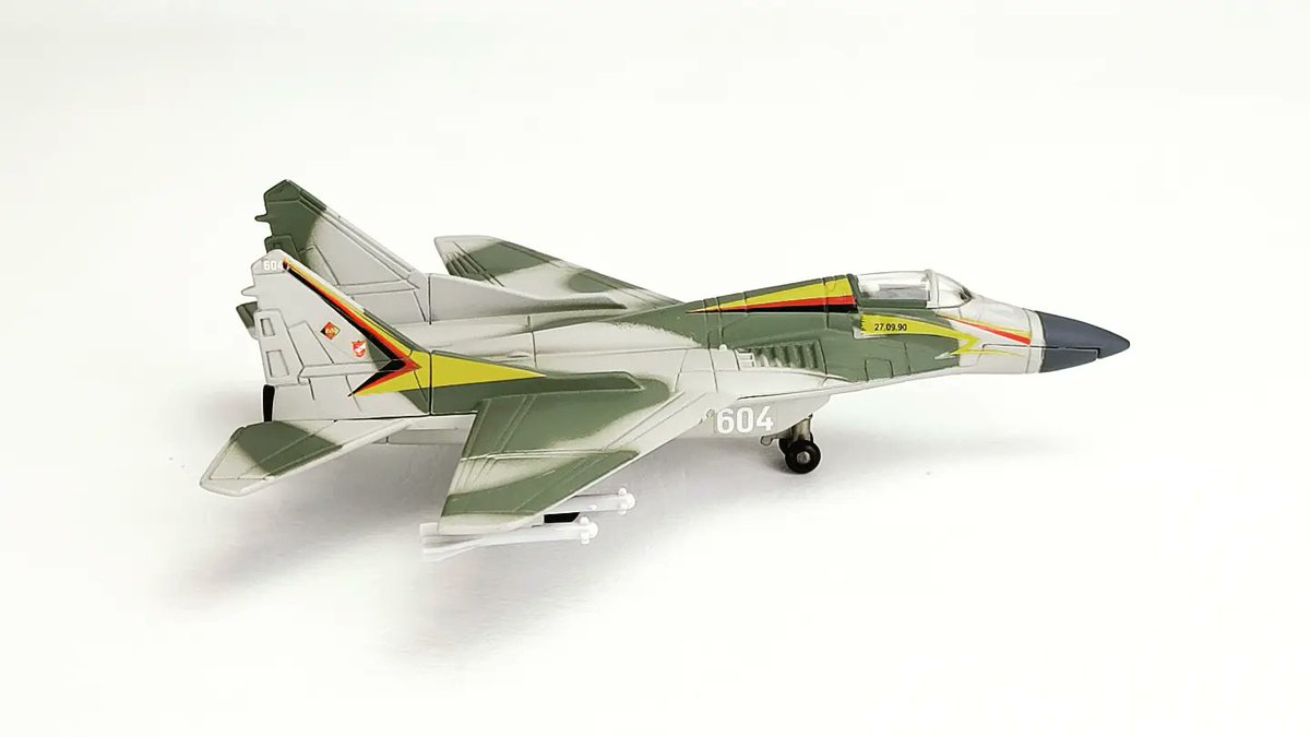 nickynostalgia's tweet photo. 1997 ERTL Force One Mikoyan Gurevich MIG-29 Fulcrum #ertlforceone #ertl #90stoys #vintagetoys #classic toys #toycollector #toyairplane #toyjets #nickynostalgia https://t.co/I8m7TPFQUO
