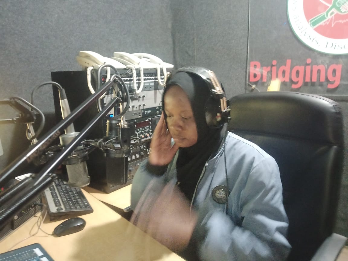 IuiufmM's tweet photo. Catch up our mid-day bullet in news with @BbumbaMwajuma

https://t.co/FSKNWCE5hY

https://t.co/ivQrN2OhB0

https://t.co/wUSOt62U3D https://t.co/KyixWJh1qa