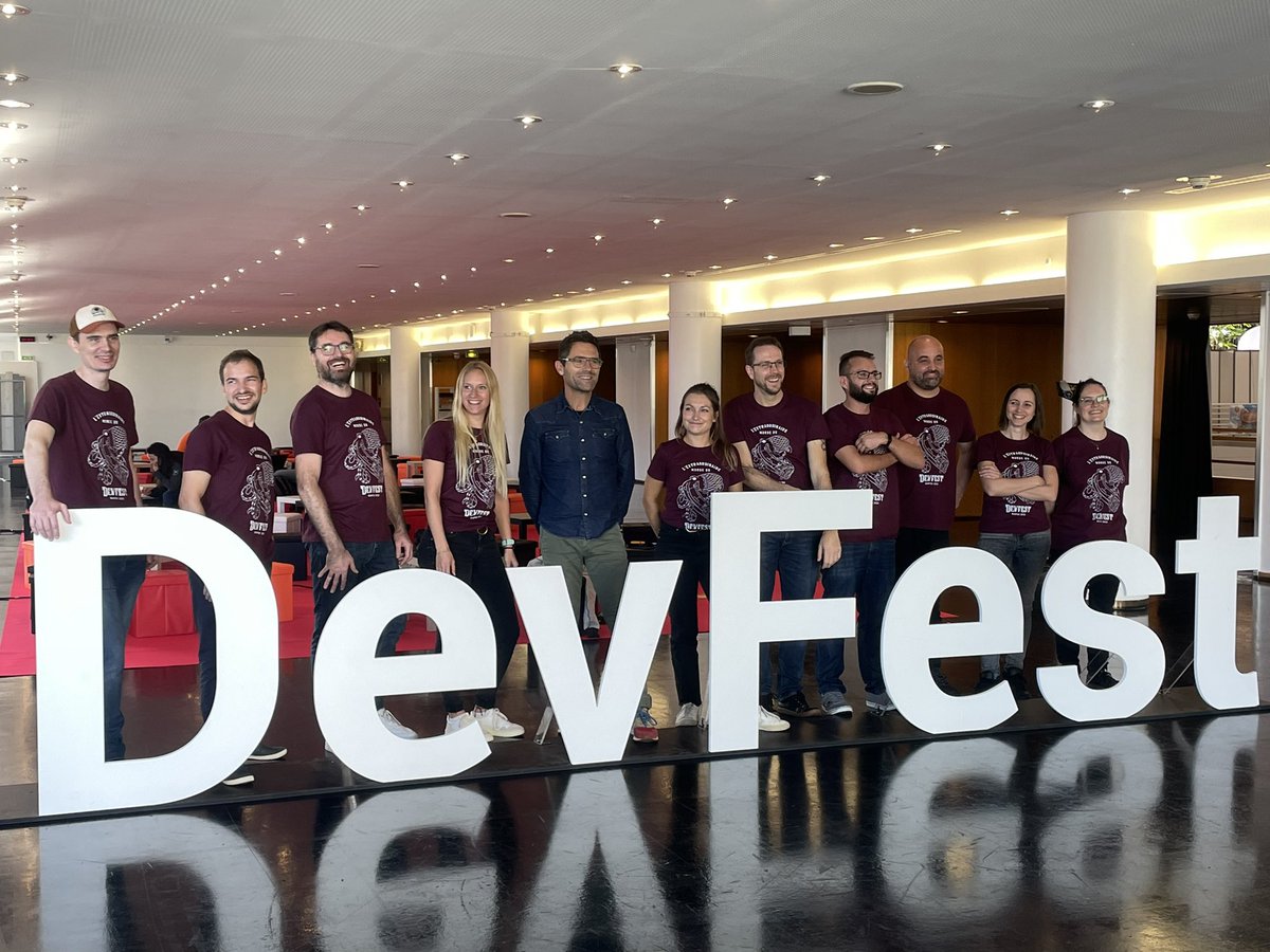 franckytrichet's tweet image. Le #DevFestNantes fête ses 10 ans ! Un festival remarqué et remarquable qui rassemble + de 3500 participants à la @LaCiteCongres. Un grand merci aux 10 organisateurs bénévoles : vous faites rayonner le numérique nantais et contribuer à ancrer de l’emploi sur notre territoire.