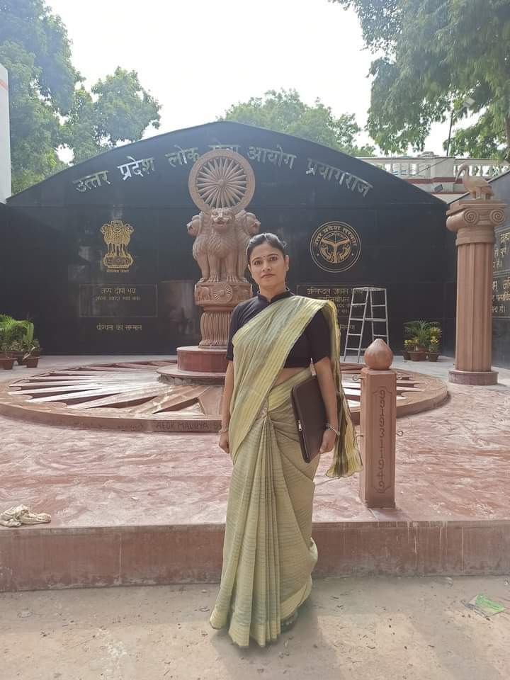 AmitprajapatiSP's tweet photo. didi ji ❤ #UPPCS 
congratulations 🤗 https://t.co/cwknTstClJ