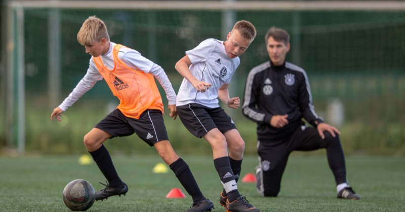 TechniqJournal's tweet photo. "Receiving skills matter because they buy you time, give you space and put you in charge of potentially unpredictable and tricky situations. It is one of the paramount elements of the game and an indispensable part of a player’s armoury." @johnallpress52