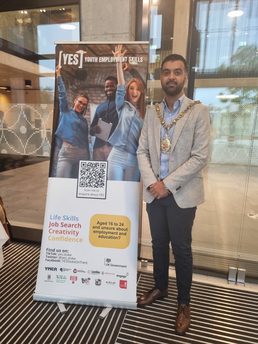 ymcans's tweet photo. Wonderful to welcome the Lord Mayor  @faisal_hussa1n to the #yestosuccess event @StaffsUni https://t.co/xugwsI3nfm