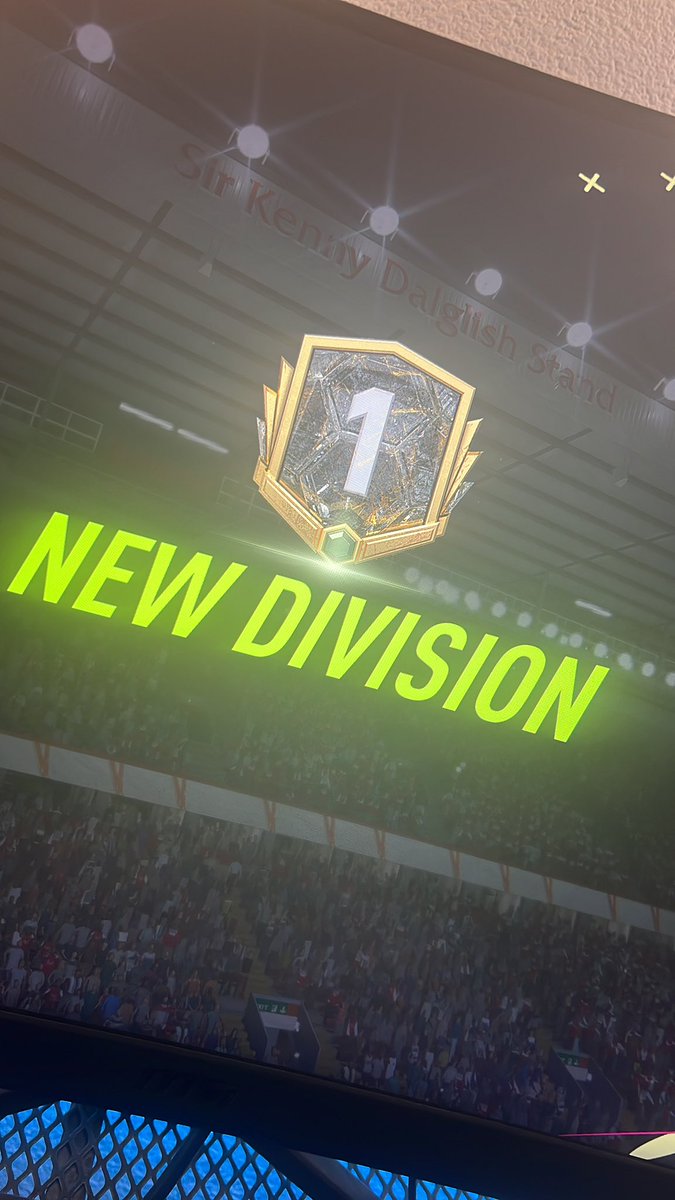 #division1 #FUTChampions #fut Reached Div 1 tuesday now cruising to elite!
